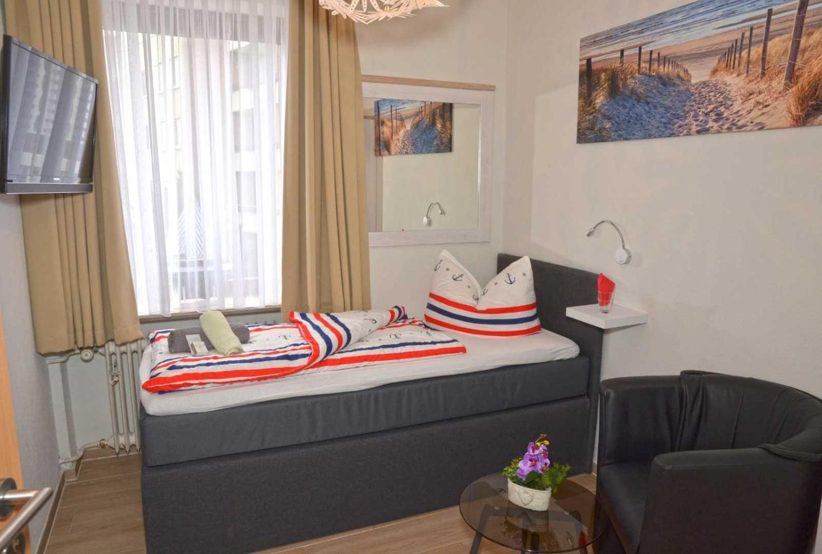 Hotel Zur Seerobbe Cuxhaven Exterior photo